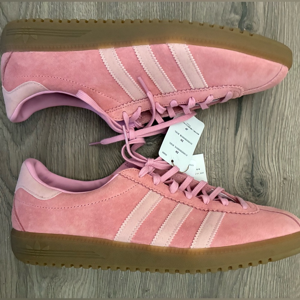 Adidas Pink Bermuda Sneakers, Men’s Size 9 Women’s 10.5